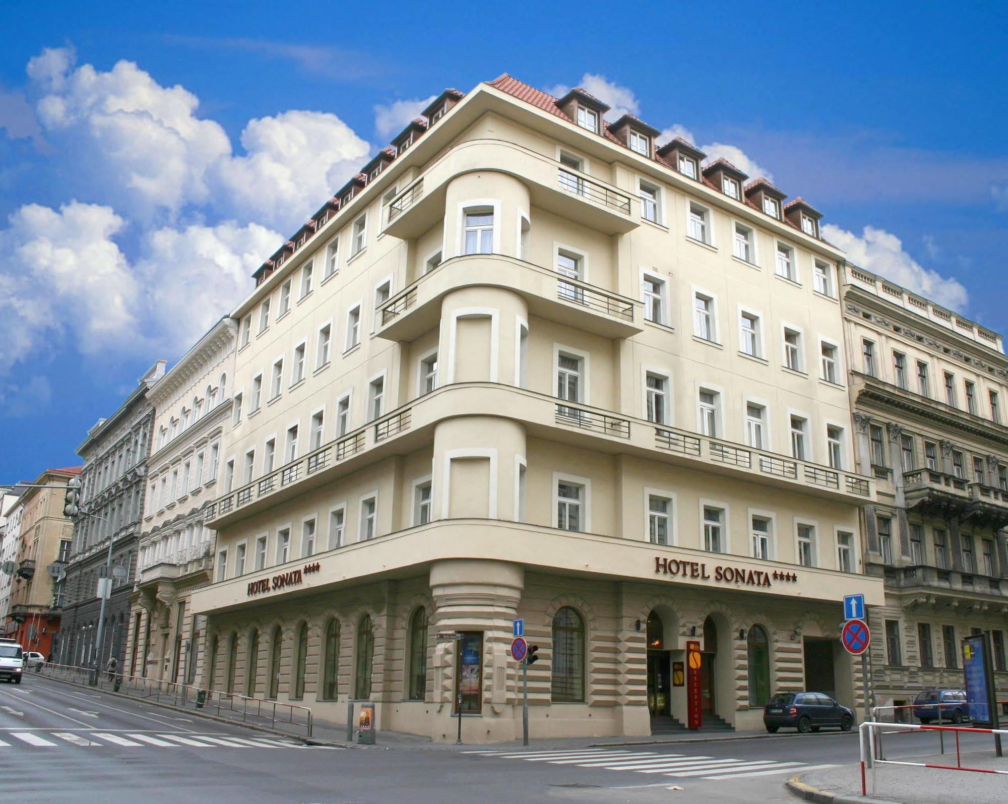 Ea Hotel Sonata Прага Экстерьер фото